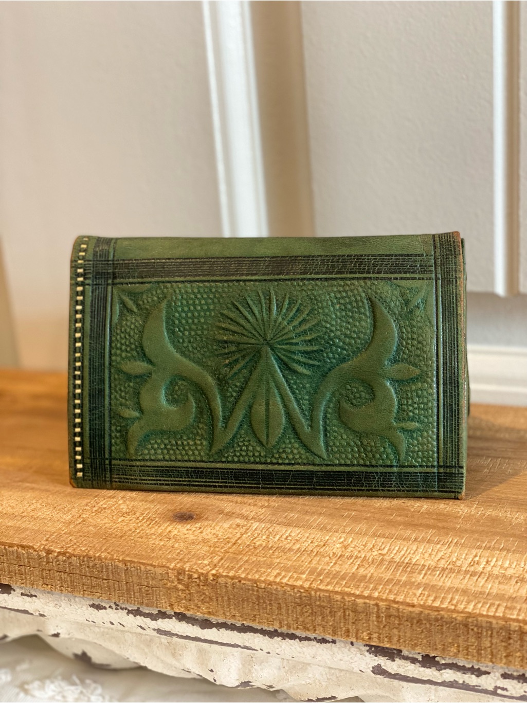 Vintage Embossed Green Embossed Leather Wallet